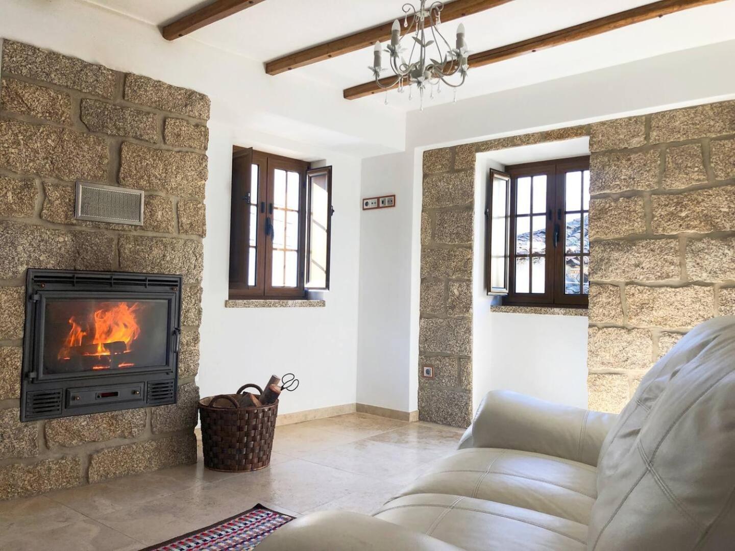 Laje House Fireplace Entire House Wifi Fundao Exterior photo